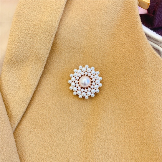 Picture of Pin Brooches Round Gold Plated White Imitation Pearl 40mm x 40mm, 1 Piece