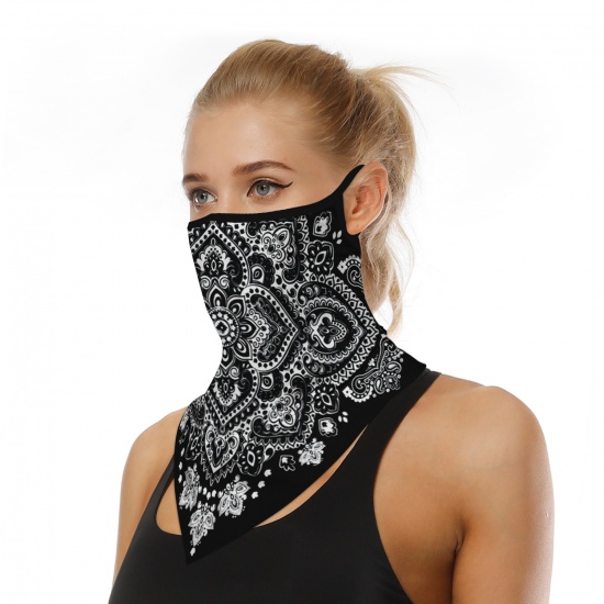 Immagine di White & Black - Triangle Scarf Bandana Face Mask Magic Scarf Headwrap Balaclava, Seamless Face Cover Neck Gaiter for Men&Women Outdoor Activities