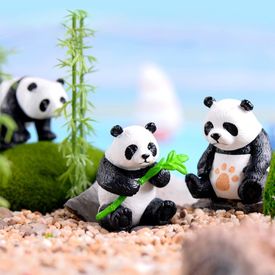 Immagine di White & Black - S Cute Panda Moss Micro Landscape Terrarium Figurine Decoration Resin Funny Panda Babies Ornament Fairy Garden Miniature（4 Pcs/Set)