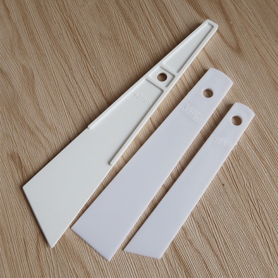 Immagine di White - Sewing Leather craft Tools 20mm 30mm 40mm White Plastic Gumming Board Smear Glue Scraper Handmade Carving Stitching（3Pcs/Set）