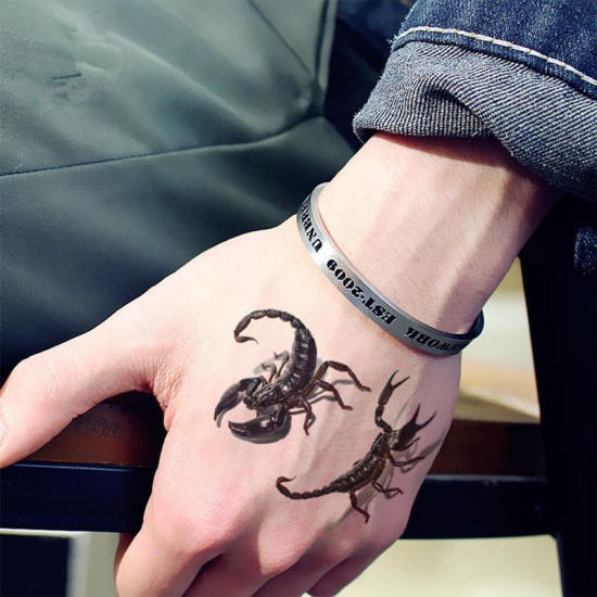 Bild von Tier Temporäre Metallic Tattoos Aufkleber für Körper Wasserdicht Bunt 10.5cm x 6cm, 1 Blatt