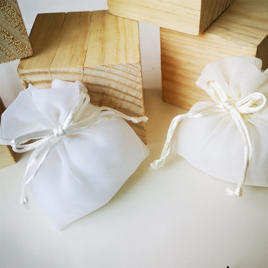 糸 結婚祝い ギフト オーガンジー袋 巾着袋 アクセサリーバック ラッピング   リボン ミルク白色 ) 14cm x 11.5cm、 5 個 の画像