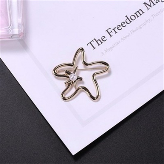 Picture of Pin Brooches Star Fish Gold Plated White Imitation Pearl 1 Piece