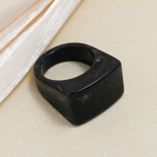 Picture of Resin Unadjustable Rings Black Geometric 1 Piece