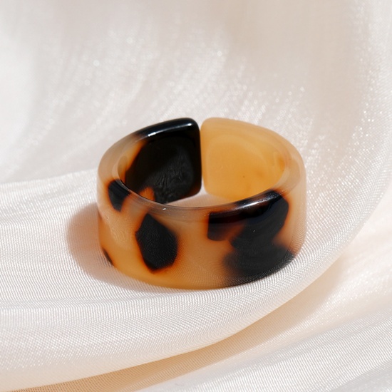 Picture of Resin Unadjustable Rings Amber Circle Ring 1 Piece