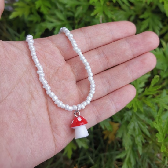 Picture of Acrylic Beaded Necklace White Mushroom 32cm(12 5/8") long, 1 Piece