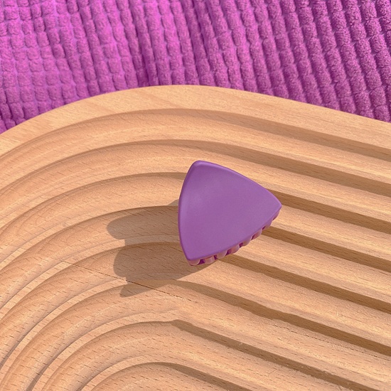 Immagine di Resina Semplice Fermaglio per Capelli Colore Viola Triangolo Smerigliato 3.1cm x 2.1cm , 1 Pz