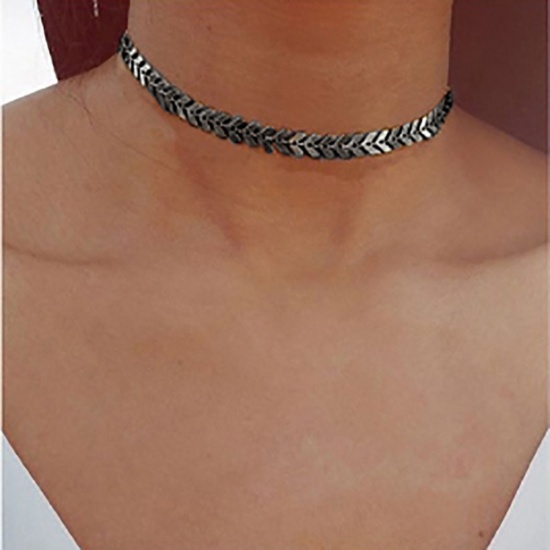 Picture of Simple Choker Necklace Black Fish Bone Arrowhead 34cm(13 3/8") long, 1 Piece