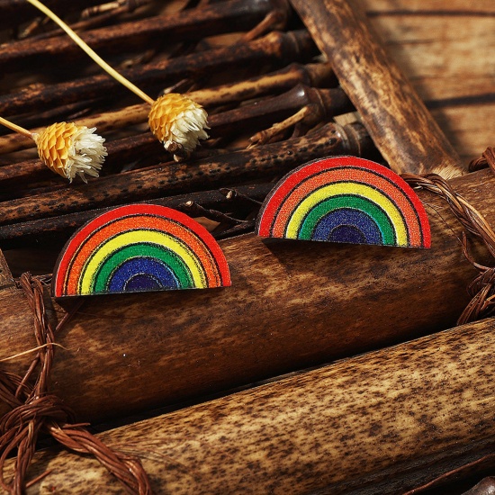 Immagine di Legno Semplice Orecchini a Perno Multicolore Mezzo Tondo Arcobaleno 17mm x 8mm, 1 Paio