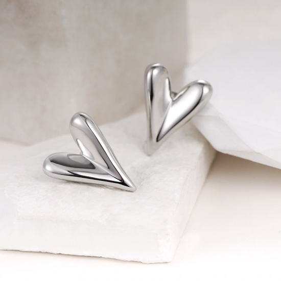 1 ペア エコフレンドリー ファッション おしゃれ バレンタイン・デー プラチナメッキ 304ステンレス鋼 ハート イヤリング 女性のため プレゼント 23mm x 18mm、 の画像