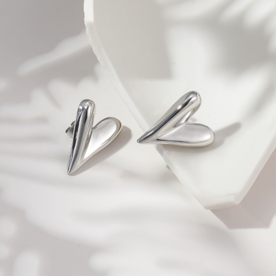 1 ペア エコフレンドリー ファッション おしゃれ バレンタイン・デー プラチナメッキ 304ステンレス鋼 ハート イヤリング 女性のため プレゼント 23mm x 18mm、 の画像