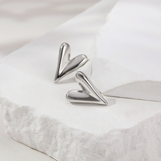 1 ペア エコフレンドリー ファッション おしゃれ バレンタイン・デー プラチナメッキ 304ステンレス鋼 ハート イヤリング 女性のため プレゼント 23mm x 18mm、 の画像