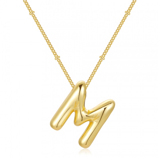 Imagen de Globo Mayúscula Letra Mensaje " M " Collar con Colgante Al Por Mayor, 18K Oro Real Chapado Latón Cadenas de Curb, Mujeres PVD Ecológico Impermeable Antioxidante Hipoalergénico Exquisito Elegante Regalo Joyería Para Minorista, 45cm + 5cm longitud, 1 Unidad