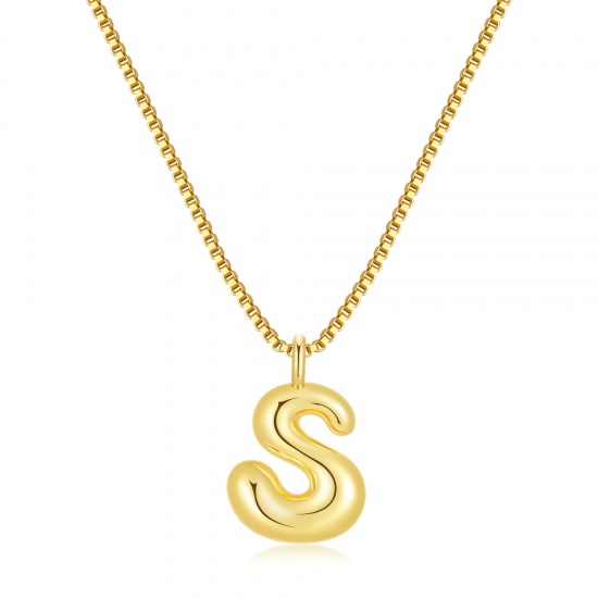 Immagine di Lettera Maiuscola Messaggio " S " Collana con Ciondolo All'Ingrosso, 18K Vero Oro Placcato Ottone Catena a Casella, Donne PVD Ecologica Impermeabile Anti-Ossidante Ipoallergenico Squisito Elegante Regalo Gioielli Per Rivenditore, 40cm + 5cm Lunghezza, 1 Pz