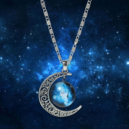 Bild von Mystische Galaxie Universum Halskette Anhänger für Damen Mond Halbmond Glas Cabochon Silberfarbe 47.0cm lang, 1 Streif