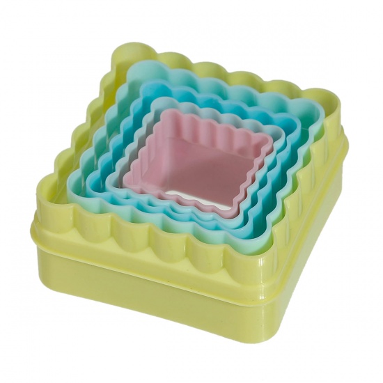 Immagine di Plastic Baking Tools Cookie Cake Mold At Random Mixed Square 8cm x8cm(3 1/8" x3 1/8") - 4cm x4cm(1 5/8" x1 5/8"), 1 Set(5 PCs/Set)