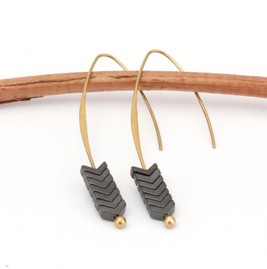 Picture of Stone Earrings Gold Plated Gray Arrowhead 60mm(2 3/8"), 1 Pair