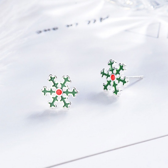 Picture of Brass Ear Post Stud Earrings Silver Tone Green Christmas Snowflake Enamel 11mm( 3/8"), 1 Pair                                                                                                                                                                 