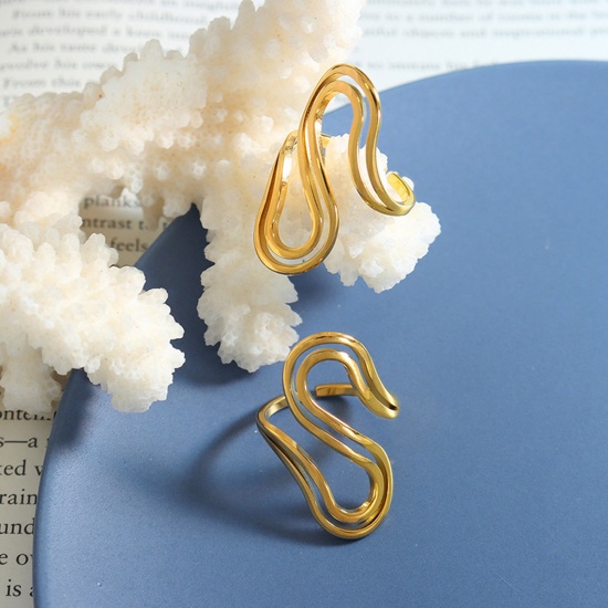 Immagine di 1 Pz Placcatura Sottovuoto Semplice & Casual Elegante 18K Vero Oro Placcato 304 Acciaio Inossidabile Aperto Regolabile A Forma di Lettera S Striscia Anello Unisex 2.9cm x 1.7cm