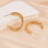Image de Placage Sous Vide Écologique Simple & Décontracté Boucles d'Oreilles Créole Anneaux Élégant en 304 Acier Inoxydable Courbé Plaqué Or 18K Fête Pour Femmes 3cm, 1 Paire