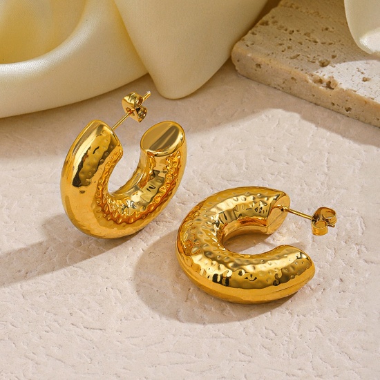 Picture of 1 Pair Eco-friendly Vacuum Plating Stylish Hammered 18K Real Gold Plated 304 Stainless Steel C Shape Hollow Hoop Earrings Unisex Party 3.1cm x 3.1cm