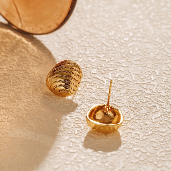 Immagine di 1 Paio Ecologico Semplice & Casual Retrò 18K Vero Oro Placcato Ottone Ovale Conchiglia Orecchini a Perno Per Donne Festa 1.5cm x 1.4cm