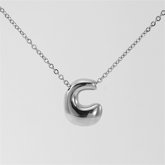 Image de 1 Pièce Collier à Pendentif Chaîne Maille Forçat Mignon en 304 Acier Inoxydable Respectueux de la Nature Hip Hop Argent Mat Alphabet Majuscule Lettre Initiale Mots" C " Creux Unisexe 45cm long