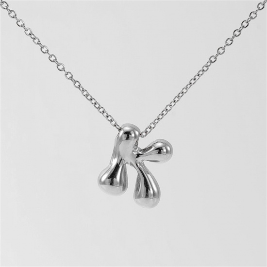Image de 1 Pièce Collier à Pendentif Chaîne Maille Forçat Mignon en 304 Acier Inoxydable Respectueux de la Nature Hip Hop Argent Mat Alphabet Majuscule Lettre Initiale Mots" K " Creux Unisexe 45cm long