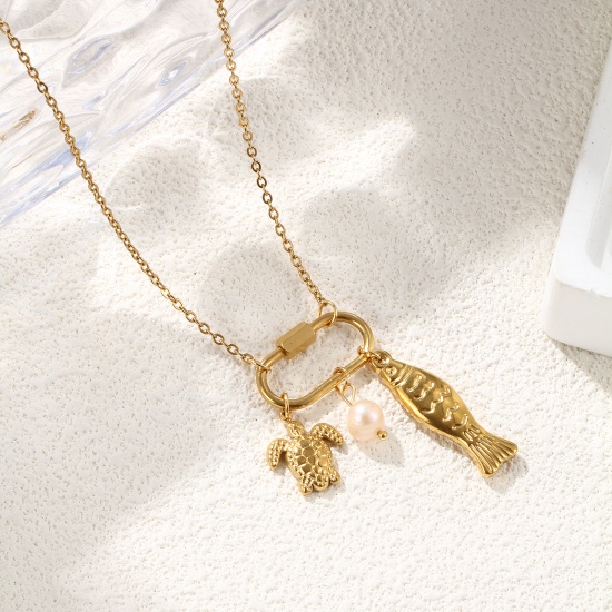 Immagine di 1 Pz Placcatura Sottovuoto Ecologica Squisito Gioielli Oceanici Oro Placcato Beige come Pesca Acciaio Inossidabile 304 & Perla Naturale Catena a Cavo Tartaruga Pesce Possibile Aprire Collana con Ciondolo Per Donne Regalo 48cm + 5cm Lunghezza