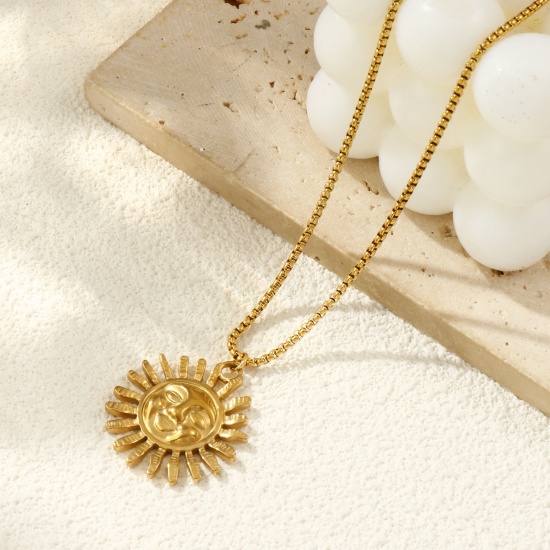 Immagine di 18K Vero Oro Placcato Catena a Casella Sole Collana con Ciondolo, 304 Acciaio Inossidabile 45cm + 5cm, Per Donne, Galassia Squisito Regalo, Placcatura Sottovuoto PVD Ecologica, 1 Pz