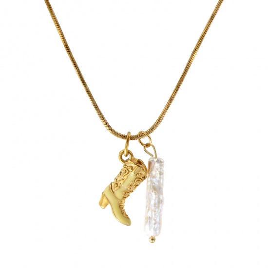 Immagine di 18K Vero Oro Placcato Catena a Serpentina Quadrata Stivale Collana con Ciondolo, Acciaio Inossidabile 304 & Perla Naturale 45cm + 5cm, Per Donne, Giallo Smalto 3D, Cowboy dell'Ovest Barocco Regalo, Placcatura Sottovuoto PVD Ecologica, 1 Pz