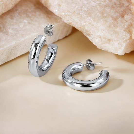 Imagen de 1 Pair Eco-friendly Stylish Exquisite Silver Tone 304 Stainless Steel C Shaped Hoop Earrings For Women Gift 23mm Dia.