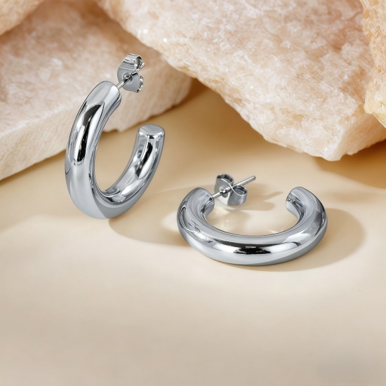 Imagen de 1 Pair Eco-friendly Stylish Exquisite Silver Tone 304 Stainless Steel C Shaped Hoop Earrings For Women Gift 25mm Dia.