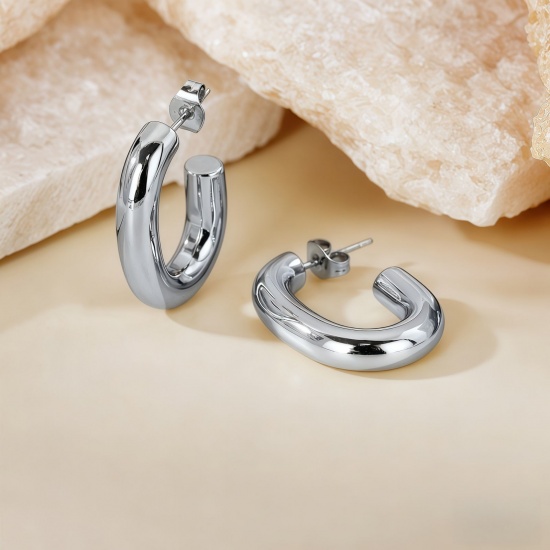 Imagen de 1 Pair Eco-friendly Stylish Exquisite Silver Tone 304 Stainless Steel U Shaped Hoop Earrings For Women Gift 25mm Dia.