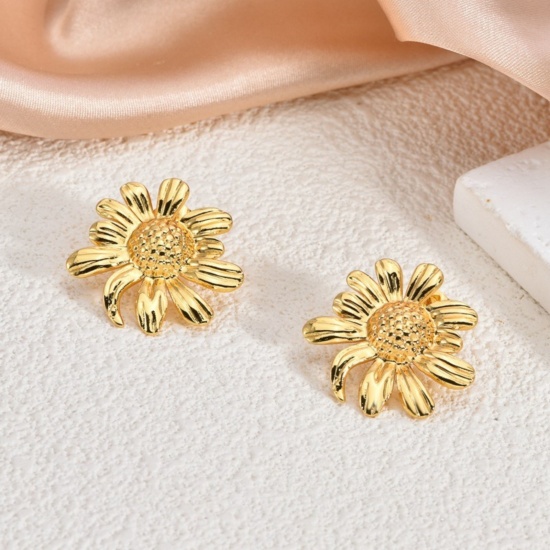 Изображение 1 Pair Eco-friendly Stylish Exquisite 18K Gold Plated 304 Stainless Steel Flower Ear Post Stud Earrings For Women Gift