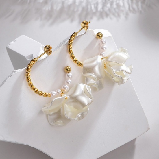 Picture of Wholesale Stylish Dainty Earrings, Flower White 18K Gold Plated 304 Stainless Steel & Natural Pearl, Women's Vacuum Plating Gift Jewelry Supply, 2.7cm x 4.5cm, 1 Pair