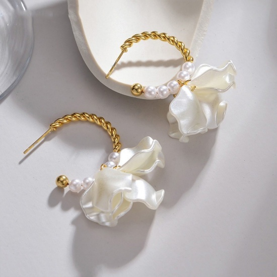 Picture of Wholesale Stylish Dainty Earrings, Flower White 18K Gold Plated 304 Stainless Steel & Natural Pearl, Women's Vacuum Plating Gift Jewelry Supply, 2.7cm x 4.5cm, 1 Pair