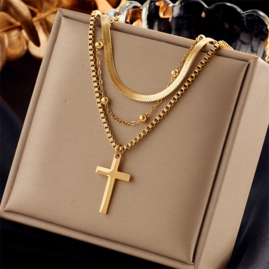 Image de Collier à Breloques En Gros Plaqué Or 18K en 304 Acier Inoxydable, Croix Multicouche aux Femmes Revêtement sous Vide PVD Respectueux de l'Environnement Religieux À la Mode Cadeau Bijoux pour Détaillants 42cm long, 1 Pièce