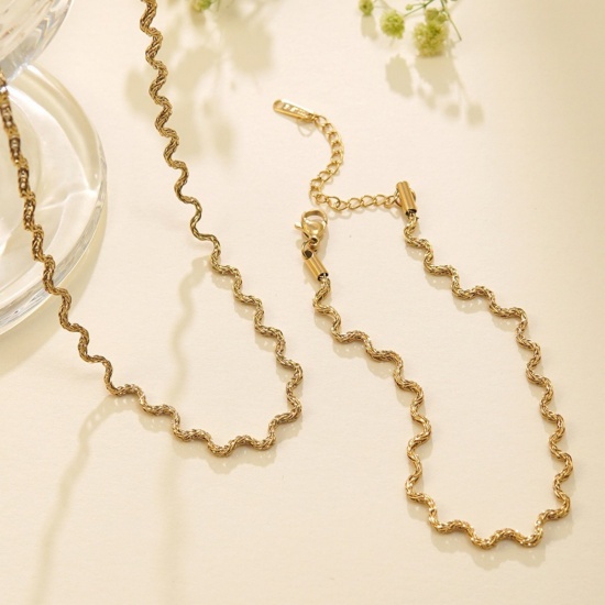 Picture of Wholesale Wave Link Chain Jewelry Necklace Bracelets Set, 18K Gold Plated 304 Stainless Steel, Women's Eco-friendly PVD Vacuum Plating Stylish Dainty Gift Jewelry For Retailer 1 Set