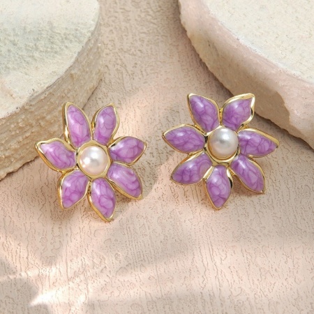 Imagen de Al Por Mayor Imitación de perla Elegante Pendientes de Poste de Oreja, Flor Púrpura Esmalte Chapado en Oro de 18K 304 Acero Inoxidable, Mujeres Recubrimiento al Vacío PVD Ecológico Regalo Suministro de Joyería 25mm Dia., 1 Par