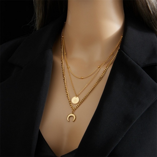 Изображение Оптовая Луна половина многослойный Ожерелье с подвеской, 18K позолоченный 304 Нержавеющая Сталь Женские Экологичное вакуумное PVD-покрытие галактика Стильный подарок Ювелирные Изделия для Розничного Торговца 1 ШТ