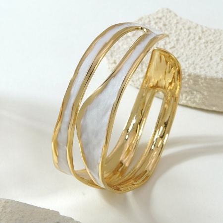 Picture of Wholesale White Enamel 304 Stainless Steel Open Cuff Bangles Bracelets, 18K Gold Plated Eco-friendly PVD Vacuum Plating, Women's Exquisite Stylish Gift Jewelry Supply, 5cm Dia., 1 Piece