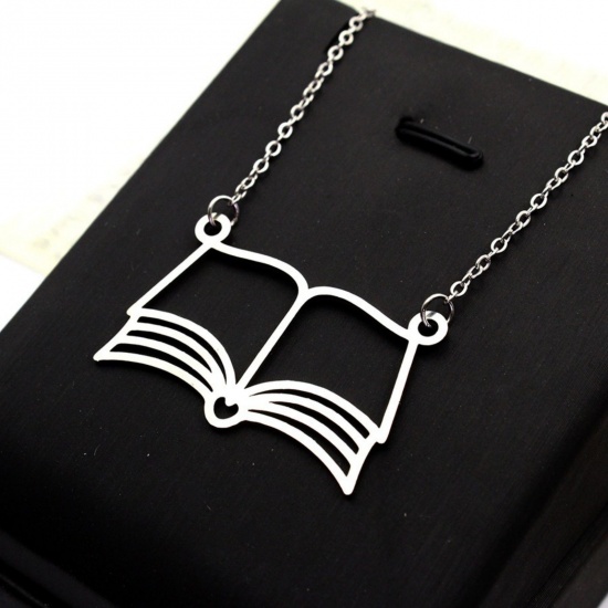 Изображение Оптовая Книга ажурная резьба Ожерелье с подвеской, Серебряный Тон 304 Нержавеющая Сталь Женские Экологичный Академичное Украшение Стильный подарок Ювелирные Изделия для Розничного Торговца 45см + 5см Длина, 1 ШТ