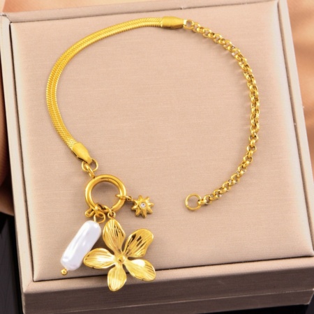 Picture of Wholesale Flower Imitation Pearl 304 Stainless Steel Charm Bracelets, 18K Gold Plated Eco-friendly PVD Vacuum Plating, Women's Simple Stylish Gift Jewelry Supply, 18cm(7.1") long, 1 Piece