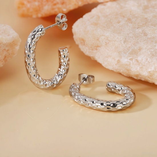 Picture of Wholesale Exquisite Stylish Hoop Earrings, Silver Tone 304 Stainless Steel, Women's Eco-friendly Gift Jewelry Supply, 25mm Dia., 1 Pair