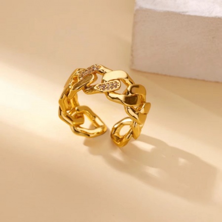 Image de Bagues En Gros Plaqué Or 18K en Laiton, aux Femmes Cadeau à Strass Transparent Ouvert Ajoustable Respectueux de la Nature Exquis À la Mode Fournitures de Bijoux 1 Pièce