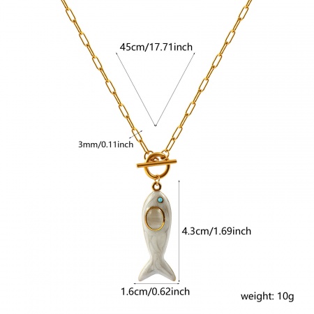 Image de Collier à Breloques En Gros Plaqué Or Véritable 18K en 304 Acier Inoxydable, Poisson Blanc Émail à Strass Bleu Chaîne de Trombone, aux Femmes PVD Écologique Imperméable Anti-Tarnissure Hypoallergénique Bijoux d'Océan À la Mode Cadeau Bijoux pour Détaillants 45cm long, 1 Pièce
