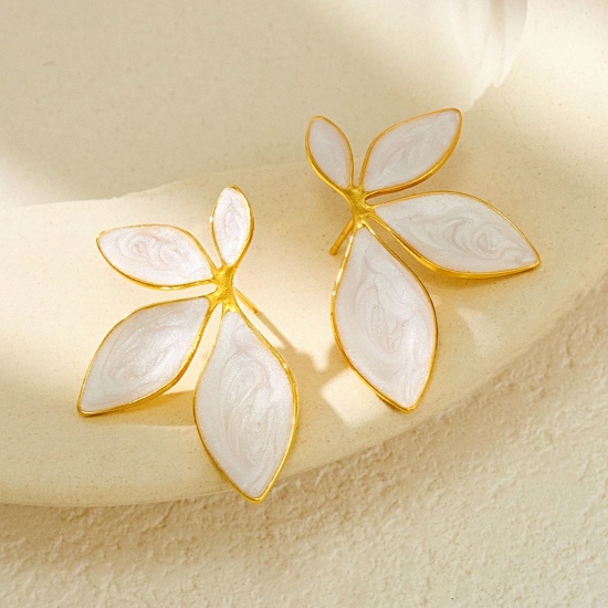 Picture of Wholesale Stylish Natural Pastoral Ear Post Stud Earrings, Sunflower White 18K Gold Plated 304 Stainless Steel, Women's Gift Jewelry Supply, 1 Pair