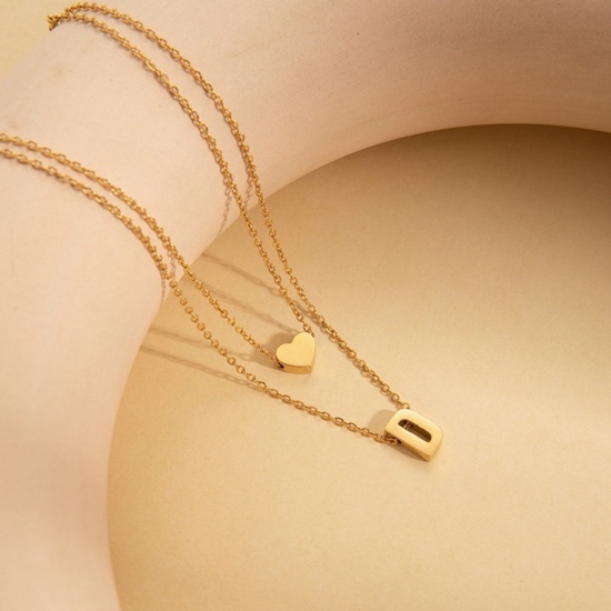 Imagen de Corazón Mayúscula Letra Mensaje " D " Collar Múltiples Capas Al Por Mayor, Chapado en Oro de 18K 304 Acero Inoxidable Cadena de Cable Cruz, Mujeres Enchapado al Vacío día de San Valentín Estilo Ins Regalo Joyería Para Minorista, 45cm + 5cm longitud, 1 Unidad