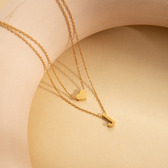 Imagen de Corazón Mayúscula Letra Mensaje " J " Collar Múltiples Capas Al Por Mayor, Chapado en Oro de 18K 304 Acero Inoxidable Cadena de Cable Cruz, Mujeres Enchapado al Vacío día de San Valentín Estilo Ins Regalo Joyería Para Minorista, 45cm + 5cm longitud, 1 Unidad